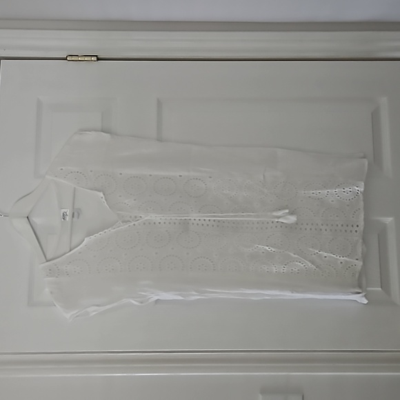 Beach cover up - Picture 1 of 3